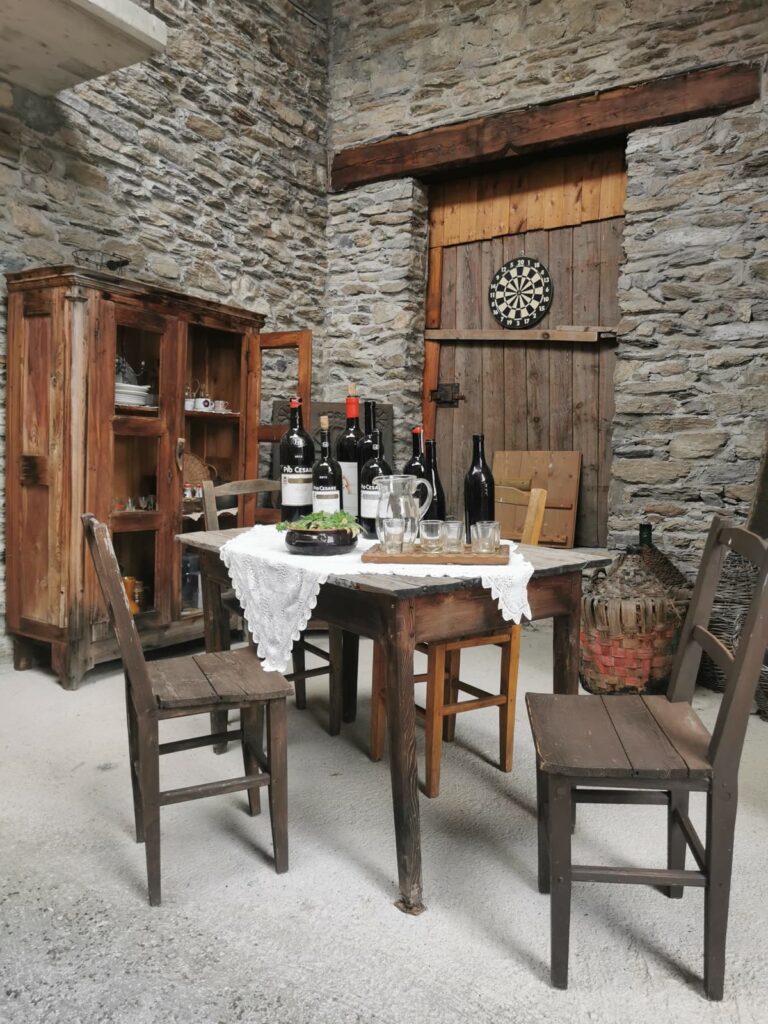 Pensione Ceaglio – Gaststube im Steinhaus